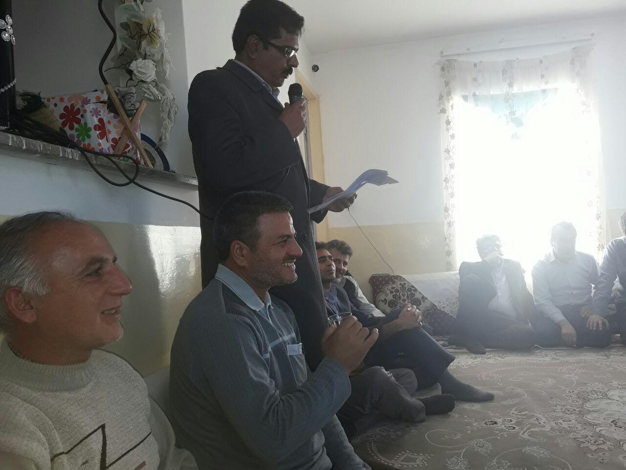 http://s5.picofile.com/file/8282734626/3.jpg