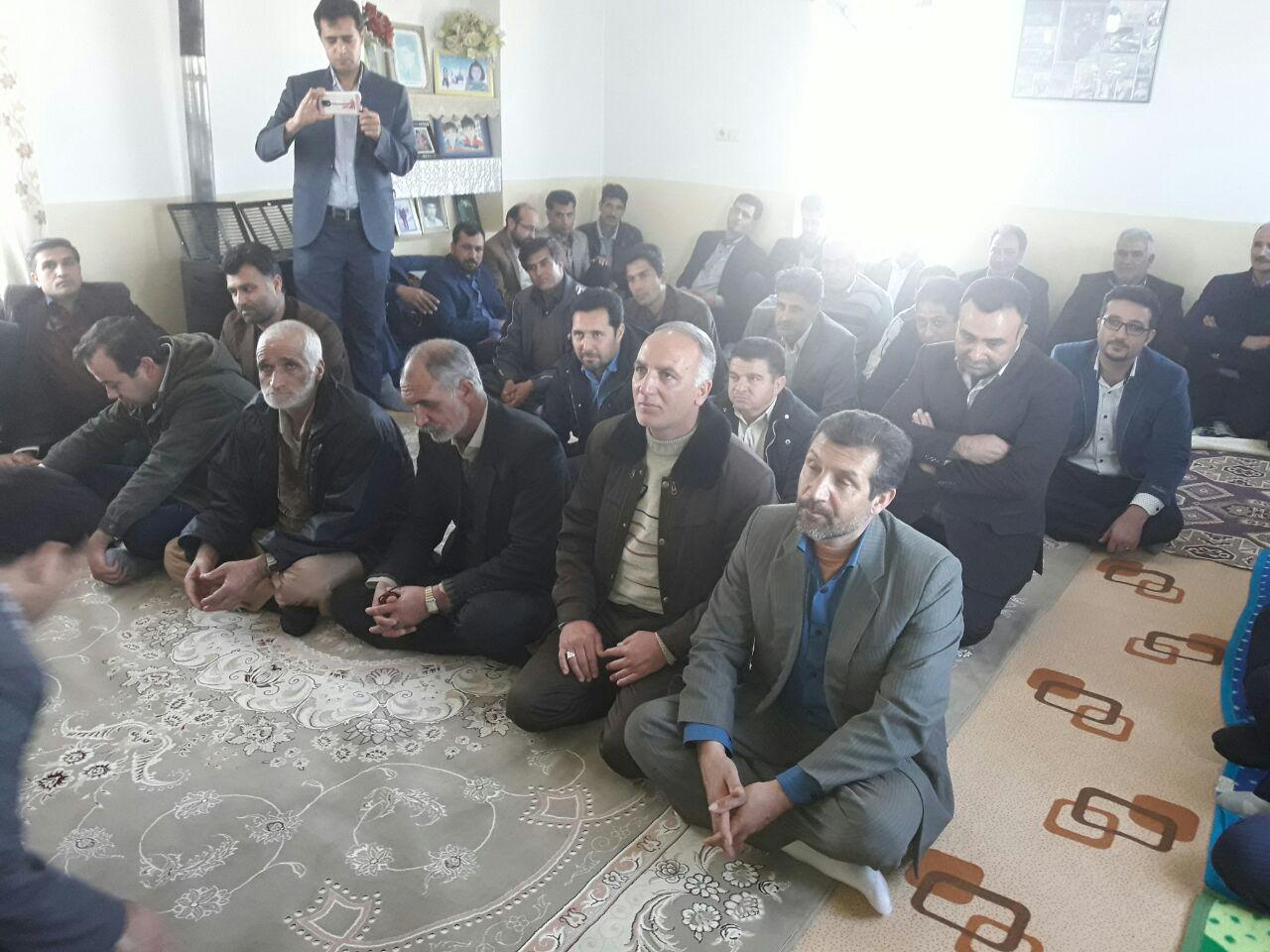 http://s5.picofile.com/file/8282734692/4.jpg