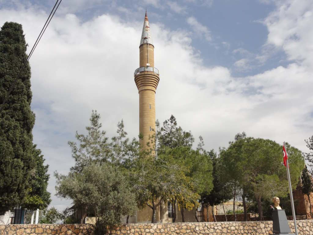 http://s5.picofile.com/file/8285360634/132.jpg
