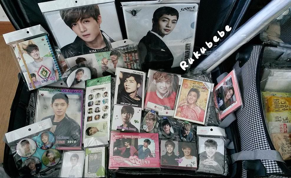 The key holder and stickers and other fanmade from KHJ 2017.02.12