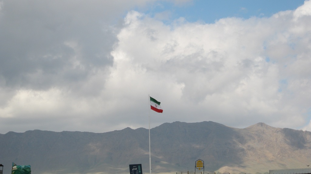 میله  پرچم ورودی روستا