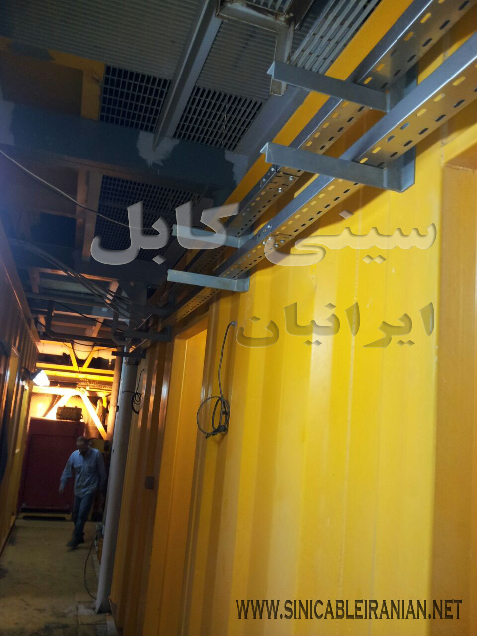 ورق سینی کابل بررسی ورق سینی کابل در نصب روی دیوار